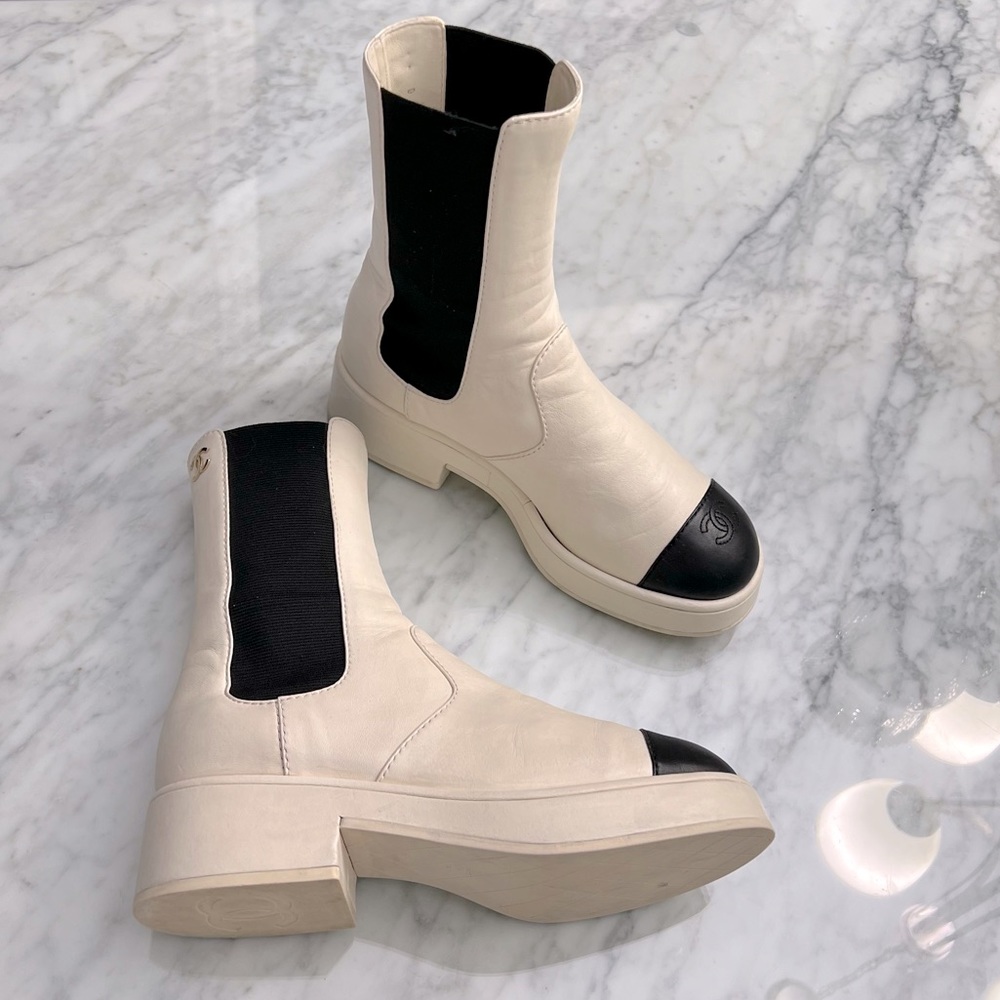 Authentic CHANEL 2022 Lambskin Cap Toe Short Boots Ivory Black